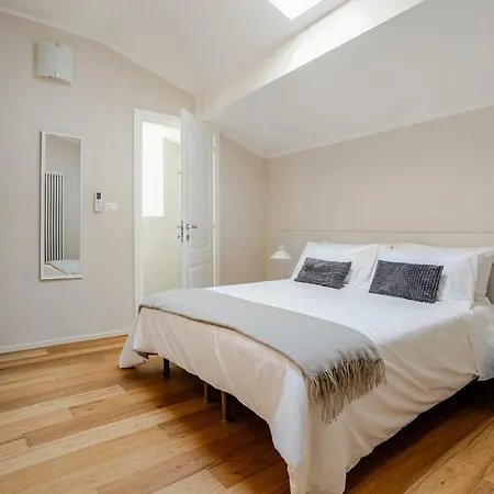 Cathedral Nest - Elegant Two-room On Piazza Duomo Апартаменты Феррара