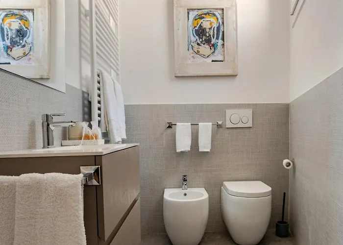 Апартаменты Cathedral Nest - Elegant Two-room On Piazza Duomo Феррара