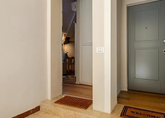 Cathedral Nest - Elegant Two-room On Piazza Duomo Apartment Ferrara